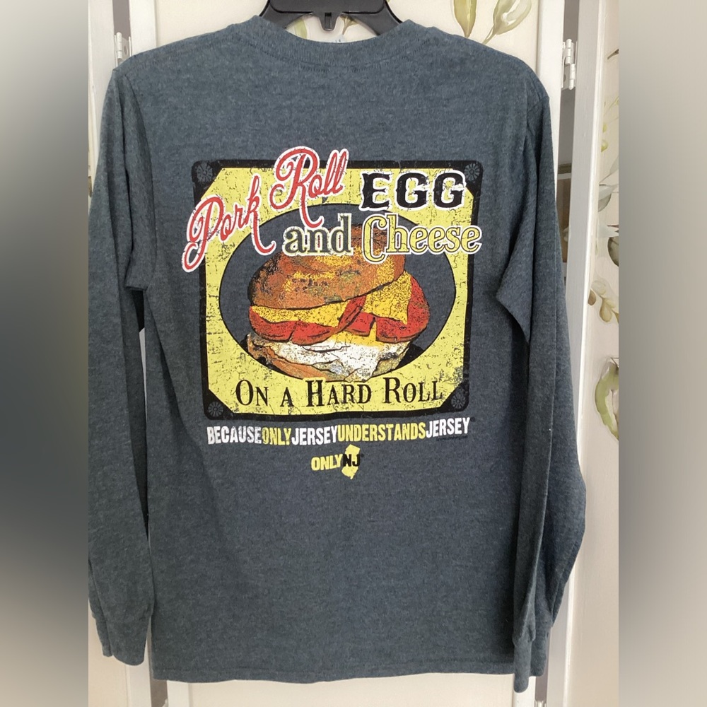 ONLY NJ Pork Roll Egg & Cheese shirt EUC Sz S gray